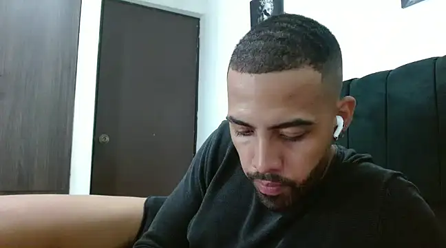 Hendry  online show from January 9, 2025, 11:56 pm