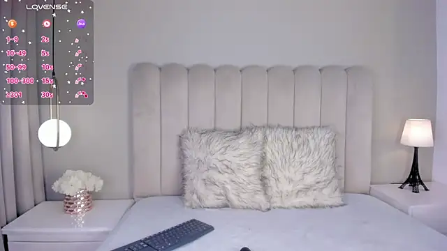 atenea roberts online show from September 16, 2025, 5:36 pm