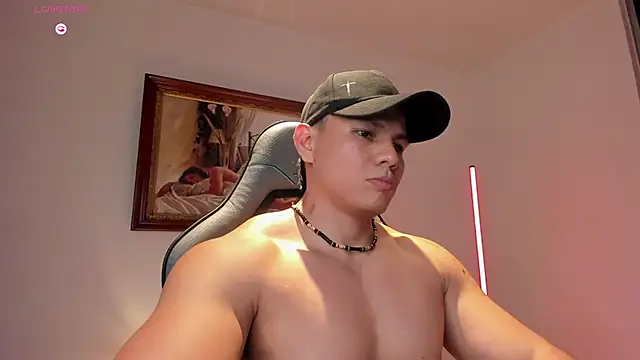 RoyConstance online show from August 4, 2026, 3:32 am