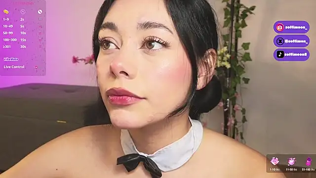 Snapshot of Soffimoon_ chatting on October 10, 2025, 2:32 am Soffimoon  online show from October 10, 2025, 2:32 am