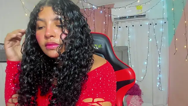 valentina 0  online show from March 15, 2025, 6:36 am