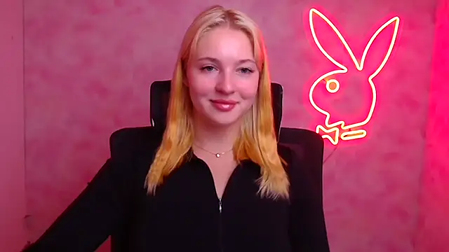 Snapshot of Milka_kiss_ chatting on September 25, 2025, 11:25 am Milka kiss online show from September 25, 2025, 11:25 am