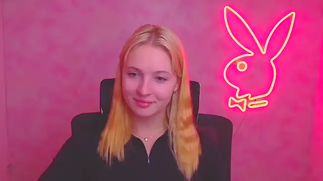 Snapshot of Milka_kiss_ chatting on September 29, 2025, 11:48 am Milka kiss online show from September 29, 2025, 11:48 am