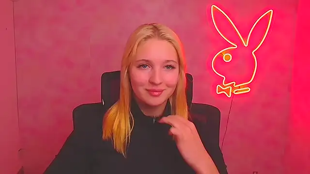 Snapshot of Milka_kiss_ chatting on October 2, 2025, 1:29 pm Milka kiss online show from October 2, 2025, 1:29 pm