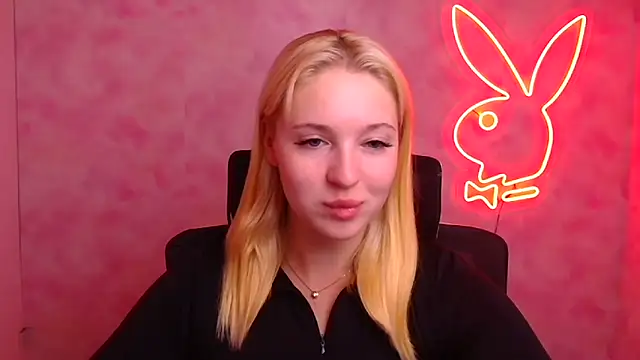 Snapshot of Milka_kiss_ chatting on October 3, 2025, 5:59 am Milka kiss online show from October 3, 2025, 5:59 am