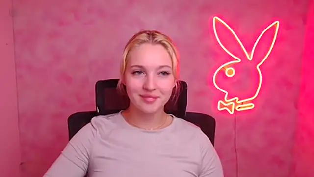 Snapshot of Milka_kiss_ chatting on October 9, 2025, 12:03 pm Milka kiss online show from October 9, 2025, 12:03 pm