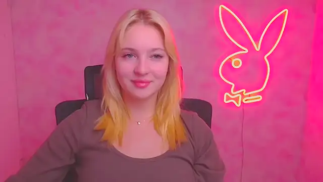 Snapshot of Milka_kiss_ chatting on October 14, 2025, 5:41 am Milka kiss online show from October 14, 2025, 5:41 am