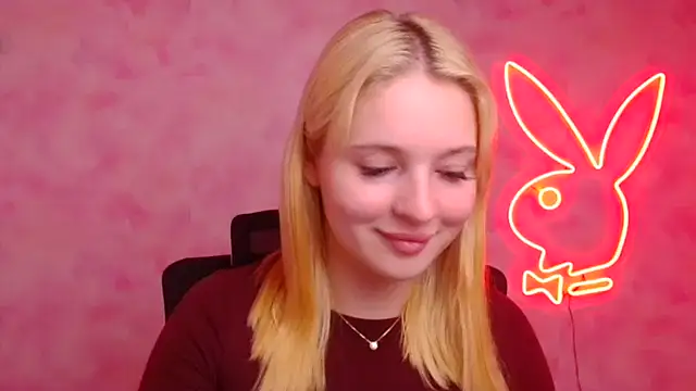 Snapshot of Milka_kiss_ chatting on October 21, 2025, 12:28 pm Milka kiss online show from October 21, 2025, 12:28 pm