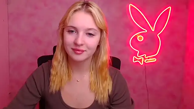 Snapshot of Milka_kiss_ chatting on October 24, 2025, 11:50 am Milka kiss online show from October 24, 2025, 11:50 am