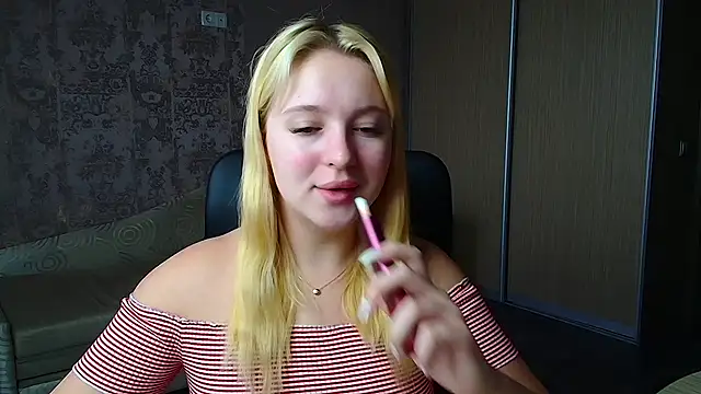 Snapshot of Milka_kiss_ chatting on February 12, 2026, 10:21 am Milka kiss online show from February 12, 2026, 10:21 am