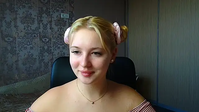 Snapshot of Milka_kiss_ chatting on March 12, 2026, 11:49 am Milka kiss online show from March 12, 2026, 11:49 am