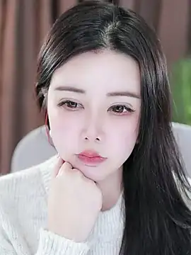 Qiaoqiao  online show from January 10, 2025, 6:28 pm