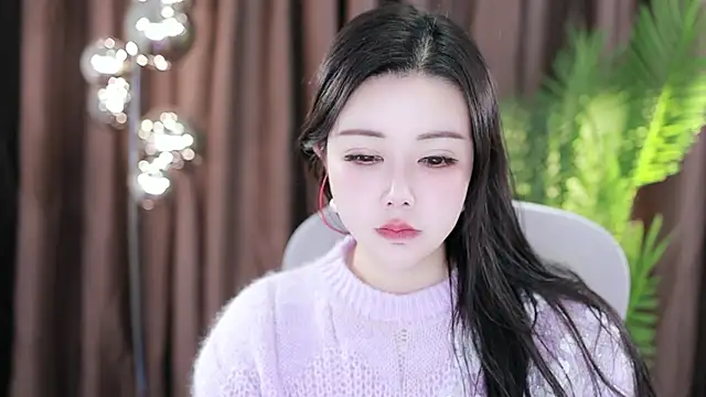 Qiaoqiao  online show from January 13, 2025, 4:18 am