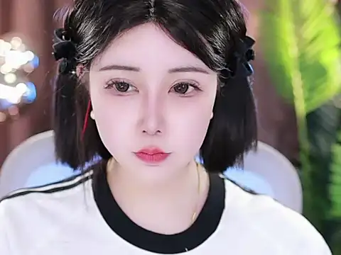 Qiaoqiao  online show from March 22, 2025, 6:47 pm