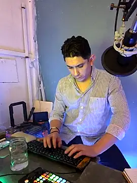 Snapshot of Anto_BWC chatting on October 2, 2025, 4:52 am Anto BWC online show from October 2, 2025, 4:52 am