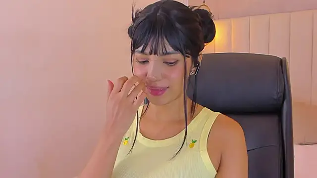 Snapshot of kosmic_Angel chatting on October 21, 2025, 1:34 pm kosmic Angel online show from October 21, 2025, 1:34 pm