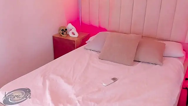 Snapshot of kosmic_Angel chatting on October 31, 2025, 1:45 pm kosmic Angel online show from October 31, 2025, 1:45 pm