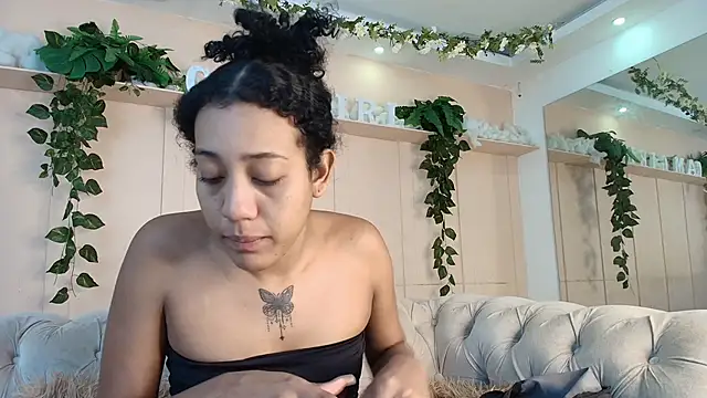 Snapshot of flavia_cruz chatting on May 31, 2026, 12:23 pm flavia cruz online show from May 31, 2026, 12:23 pm