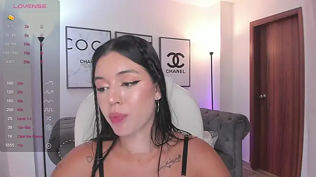 Snapshot of zoee_jackson chatting on January 20, 2025, 9:53 pm zoee jackson online show from January 20, 2025, 9:53 pm