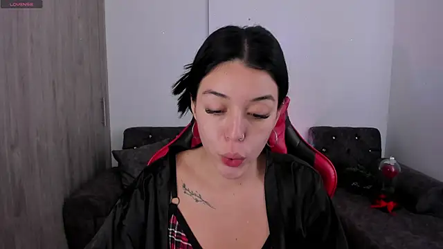 zoee jackson online show from April 28, 2026, 8:36 pm