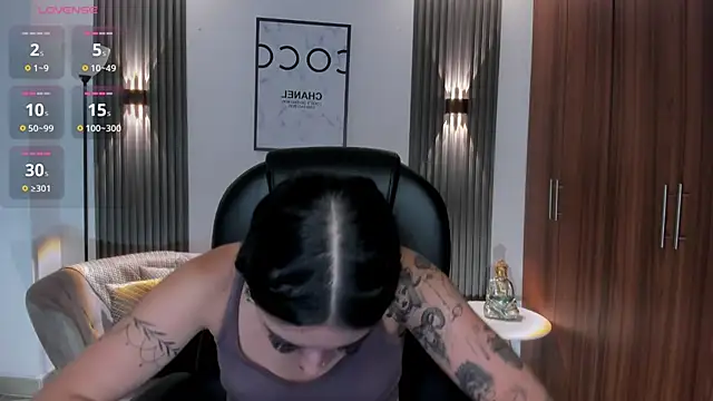 zoee jackson online show from June 25, 2026, 6:34 pm