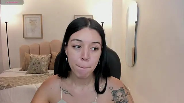 zoee jackson online show from July 6, 2026, 6:43 pm