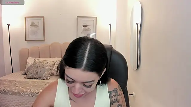 zoee jackson online show from July 23, 2026, 5:55 pm