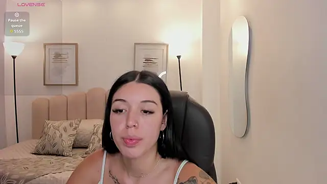 zoee jackson online show from August 1, 2026, 6:51 pm