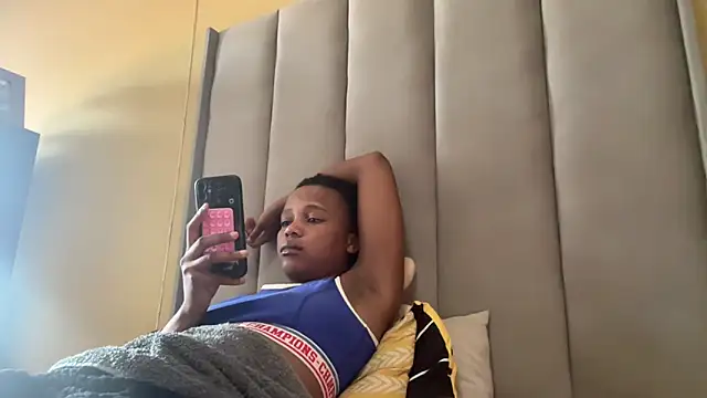 SexyZeeee online show from September 12, 2025, 1:55 pm