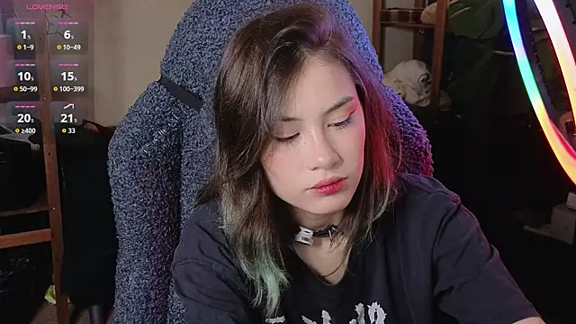 Snapshot of alicekiit chatting on October 21, 2025, 12:33 am alicekiit online show from October 21, 2025, 12:33 am