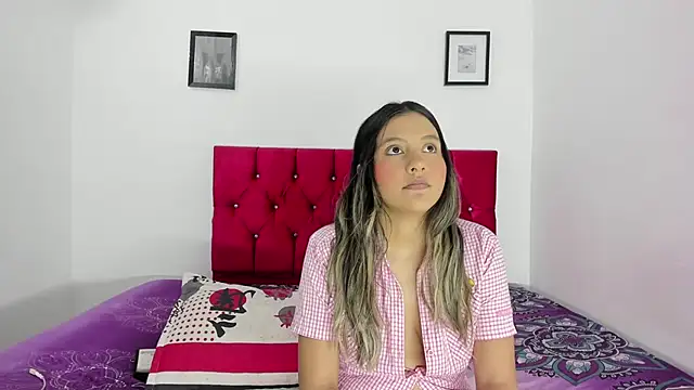 couple78coraje online show from February 7, 2025, 4:37 am