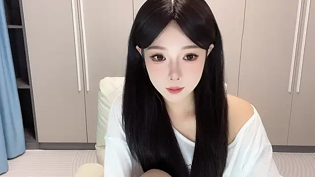 Q-ing online show from September 19, 2025, 12:28 pm