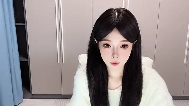 Q-ing online show from October 15, 2025, 1:44 pm