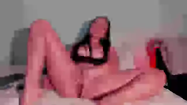 Snapshot of Luisa0110 chatting on December 1, 2024, 9:26 pm Luisa0110 online show from December 1, 2024, 9:26 pm