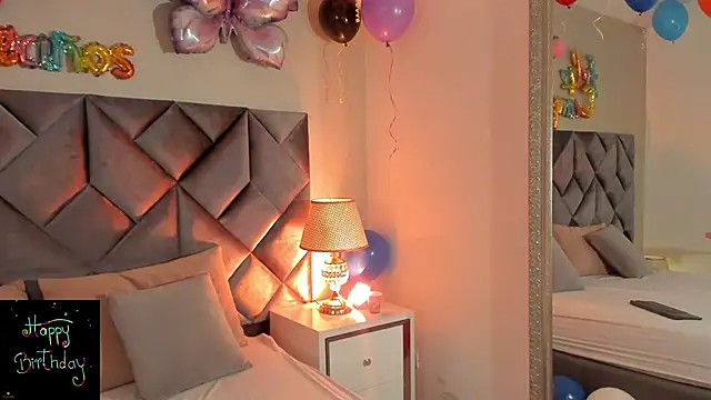 Snapshot of Luisa0110 chatting on October 1, 2025, 8:37 pm Luisa0110 online show from October 1, 2025, 8:37 pm