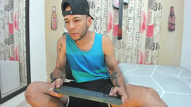 Snapshot of Andrey_u92 chatting on February 8, 2025, 3:41 am Andrey u92 online show from February 8, 2025, 3:41 am