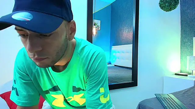 Snapshot of Andrey_u92 chatting on February 12, 2025, 1:59 pm Andrey u92 online show from February 12, 2025, 1:59 pm