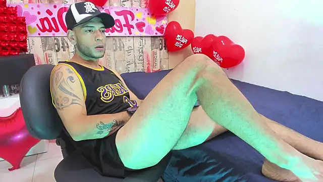 Snapshot of Andrey_u92 chatting on February 14, 2025, 6:45 am Andrey u92 online show from February 14, 2025, 6:45 am