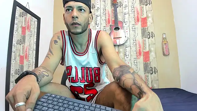 Snapshot of Andrey_u92 chatting on February 16, 2025, 12:41 am Andrey u92 online show from February 16, 2025, 12:41 am