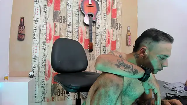 Snapshot of Andrey_u92 chatting on February 19, 2025, 6:22 am Andrey u92 online show from February 19, 2025, 6:22 am