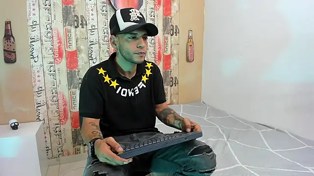 Snapshot of Andrey_u92 chatting on February 20, 2025, 4:50 am Andrey u92 online show from February 20, 2025, 4:50 am