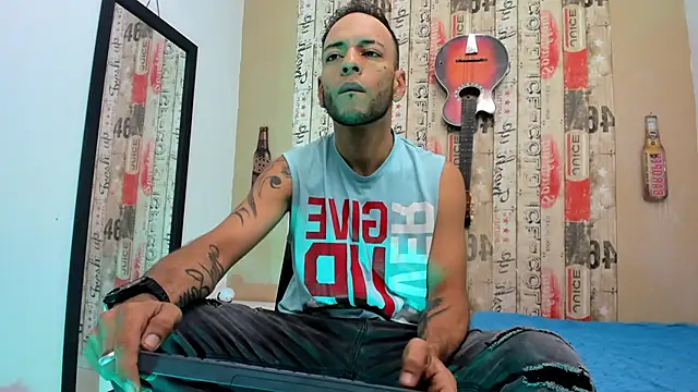 Snapshot of Andrey_u92 chatting on February 22, 2025, 10:52 pm Andrey u92 online show from February 22, 2025, 10:52 pm