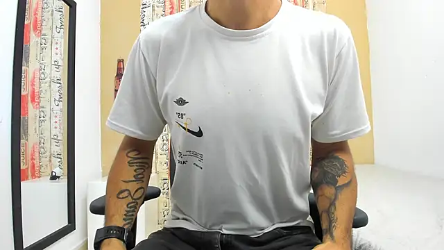 Snapshot of Andrey_u92 chatting on February 25, 2025, 7:47 pm Andrey u92 online show from February 25, 2025, 7:47 pm