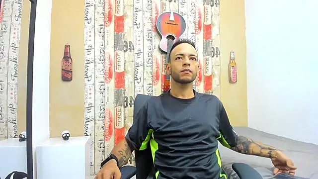 Snapshot of Andrey_u92 chatting on February 27, 2025, 8:09 pm Andrey u92 online show from February 27, 2025, 8:09 pm