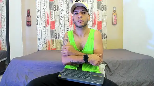 Snapshot of Andrey_u92 chatting on March 13, 2025, 8:32 pm Andrey u92 online show from March 13, 2025, 8:32 pm