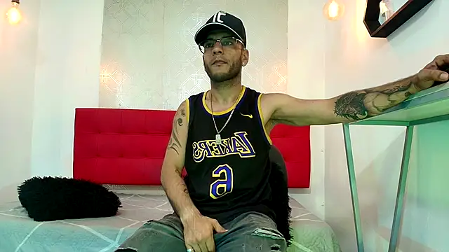 Snapshot of Andrey_u92 chatting on September 10, 2025, 8:20 pm Andrey u92 online show from September 10, 2025, 8:20 pm