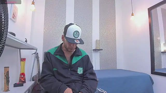 Snapshot of Andrey_u92 chatting on September 30, 2025, 8:25 pm Andrey u92 online show from September 30, 2025, 8:25 pm