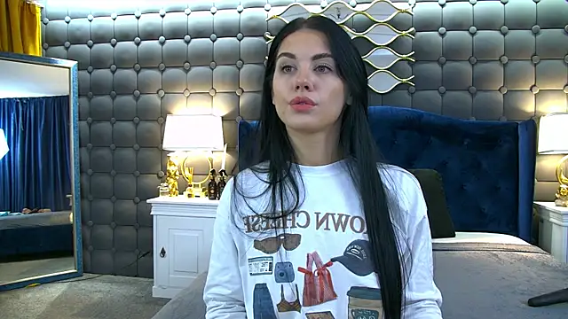 Snapshot of LeyaCass chatting on October 22, 2025, 4:24 am LeyaCass online show from October 22, 2025, 4:24 am