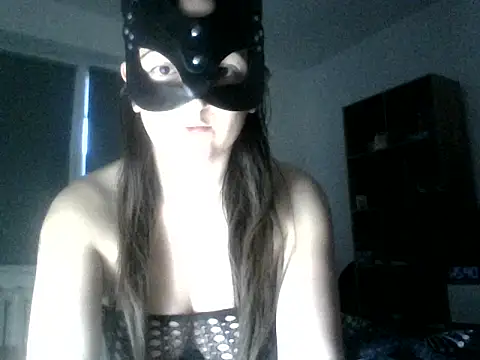 MaxWellas6 online show from February 5, 2026, 1:38 pm