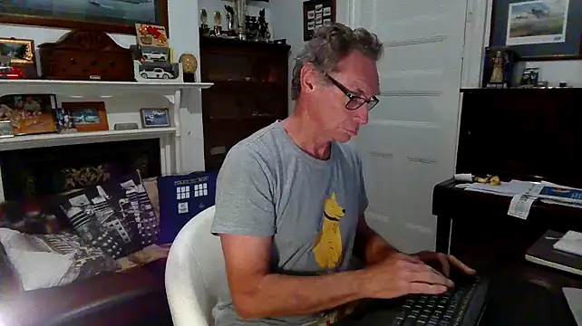 Snapshot of fskelly chatting on March 4, 2025, 12:55 pm fskelly online show from March 4, 2025, 12:55 pm